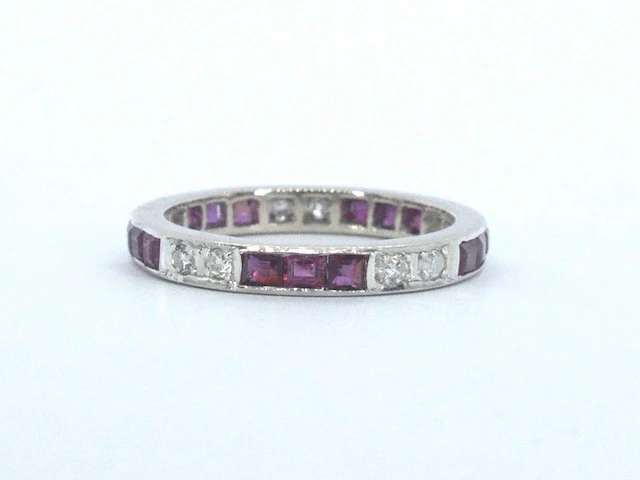 Alliance ring met natuurlijke diamanten en robijnen - afbeelding 1 van  9