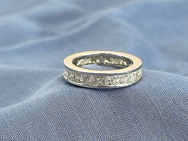 Alliance ring met natuurlijke prinses geslepen diamanten - afbeelding 1 van  8