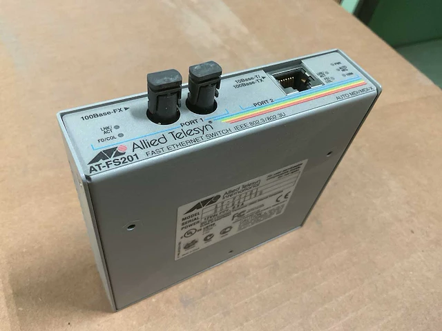 Allied telesis at-mc10xl fast ethernet media converter (4x) - afbeelding 1 van  5