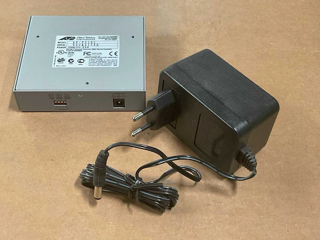 Allied telesis at-mc10xl fast ethernet media converter (4x) - afbeelding 3 van  5
