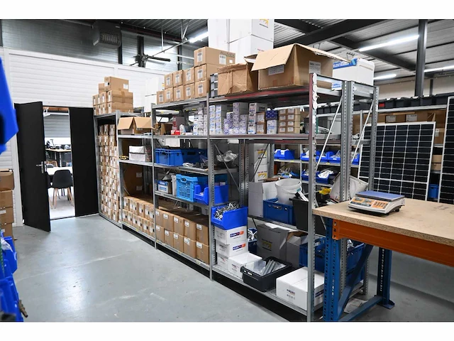 Allimex green power grote partij zonnepaneel installatiematerialen inclusief legbordstelling - afbeelding 1 van  14