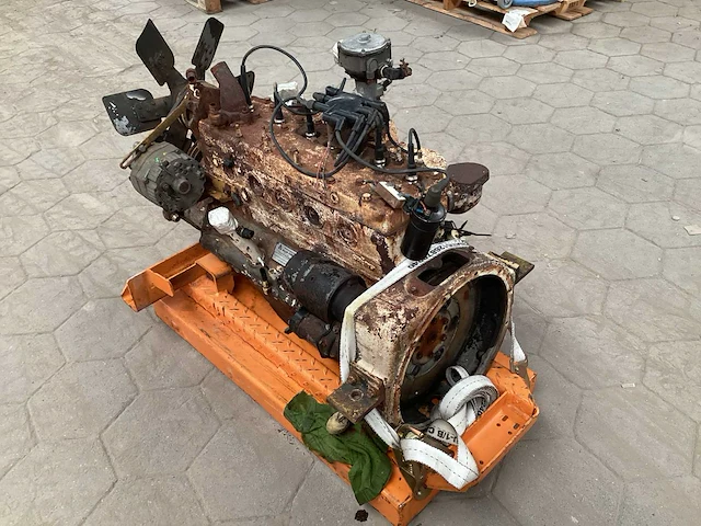 Allis chalmers f 245 8501 500005 benzinemotor - afbeelding 4 van  6