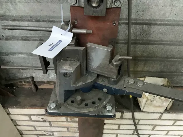Almi buigmachine en pijpuitklinker - afbeelding 2 van  8