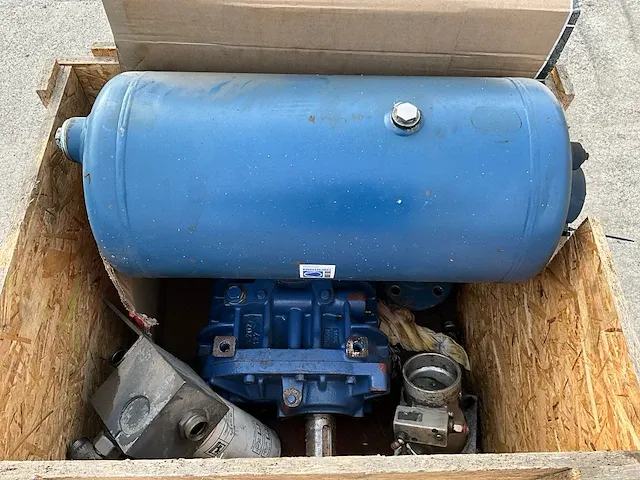 Almig - 220 - compressor - afbeelding 1 van  9