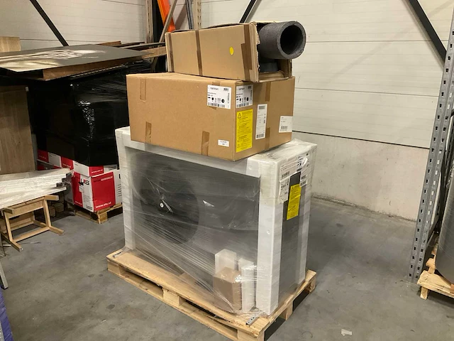 Alpha innotec 10060902 warmtepomp met hydrauliekmodule - afbeelding 1 van  8