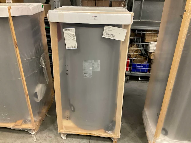 Alpha innotec 2714765 buffervat 200 liter - afbeelding 1 van  4