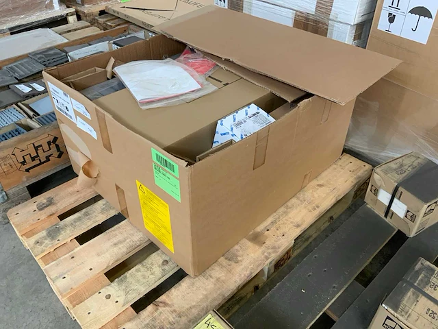 Alpha innotec hydraulic station hdv 12-3 lucht/water warmtepomp - afbeelding 4 van  4