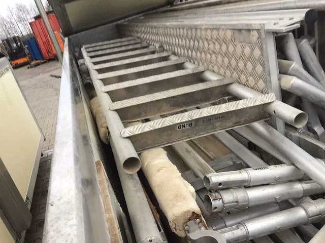 Altec plateausteiger - afbeelding 14 van  33