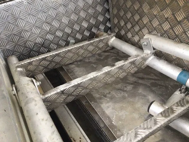 Altec plateausteiger - afbeelding 17 van  33