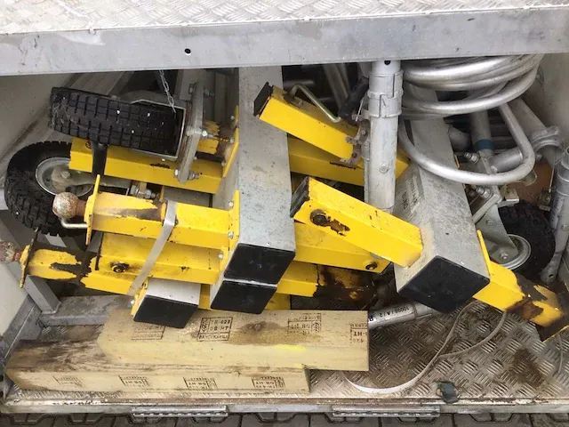 Altec plateausteiger - afbeelding 30 van  33