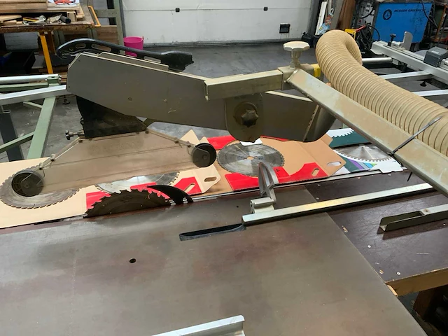 Altendorf f-45 formaatzaag machine - afbeelding 33 van  40