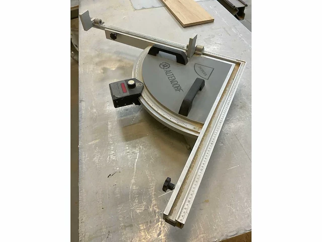 Altendorf f45 elmo 3 formaatcirkelzaagmachine met duplex dubbele verstekaanslag - afbeelding 17 van  17