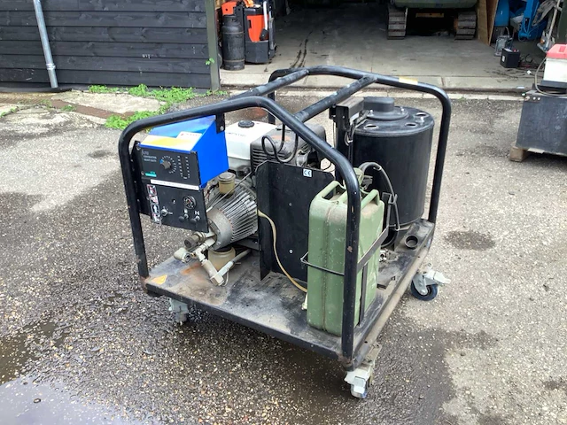 Alto heavy duty hogedrukreiniger. met honda motor brander gaat op diesel - afbeelding 1 van  5