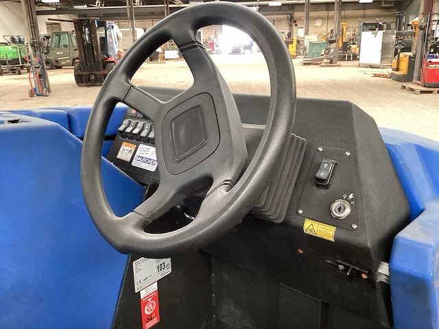 Alto smart 46 straatveegmachine - afbeelding 6 van  9