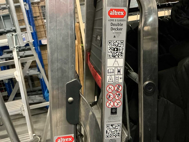 Altrex 6/4 treeds trappen (2x) - afbeelding 4 van  4