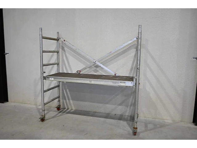 Altrex aluminium kamer rolsteiger - afbeelding 2 van  4