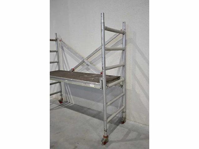 Altrex aluminium kamer rolsteiger - afbeelding 3 van  4