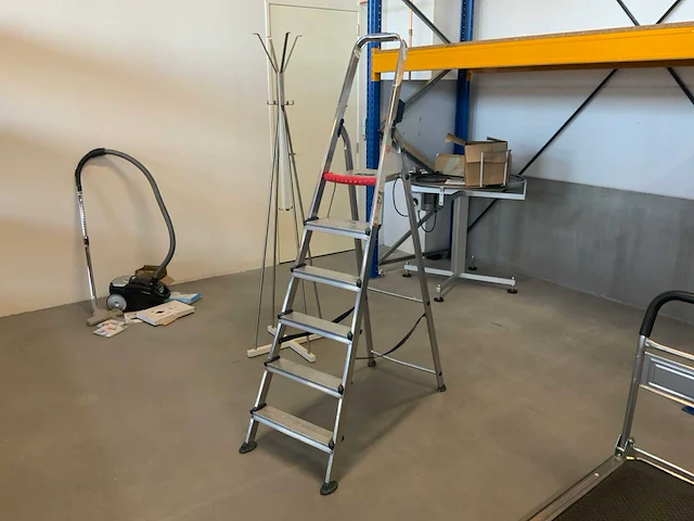 Altrex d806 trap - afbeelding 1 van  3