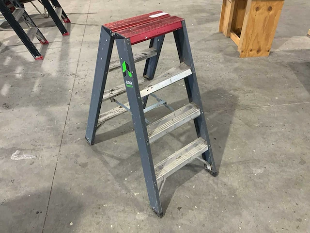 Altrex falco fdo4 2x4 dubbelzijdige trap - afbeelding 3 van  4