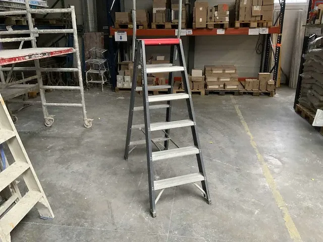 Altrex falco trapladder - afbeelding 2 van  3
