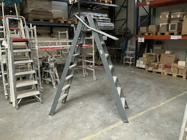 Altrex falco trapladder - afbeelding 1 van  7