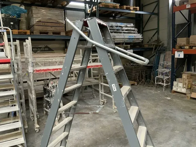 Altrex falco trapladder - afbeelding 4 van  7