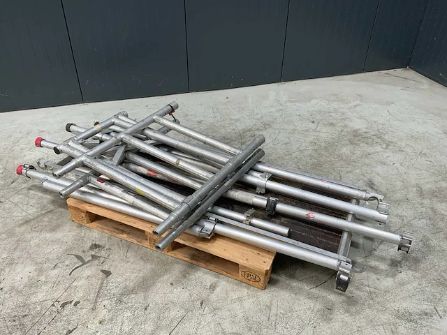 Altrex partij steigermateriaal - afbeelding 2 van  3