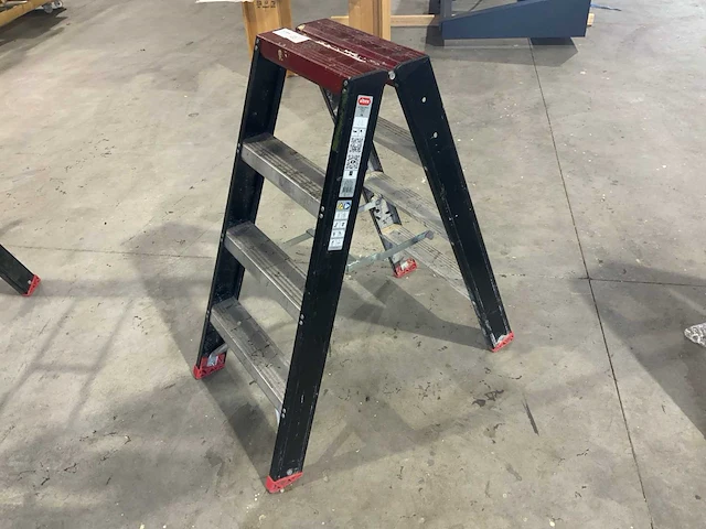 Altrex pro+ taurus 2x4 dubbelzijdige trap - afbeelding 1 van  4