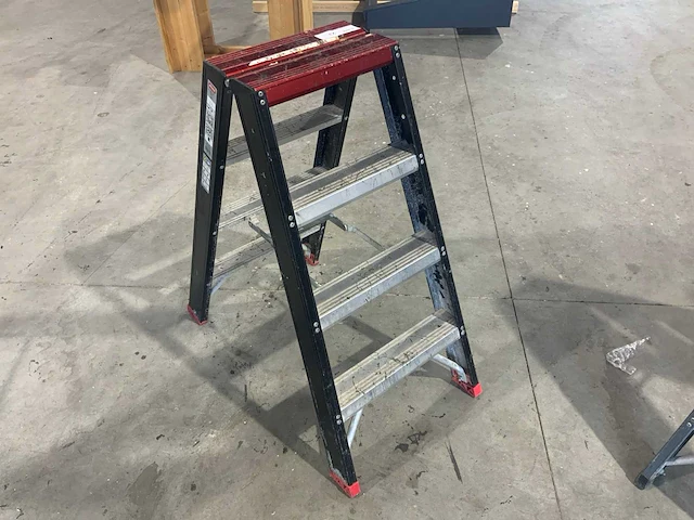 Altrex pro+ taurus 2x4 dubbelzijdige trap - afbeelding 2 van  4