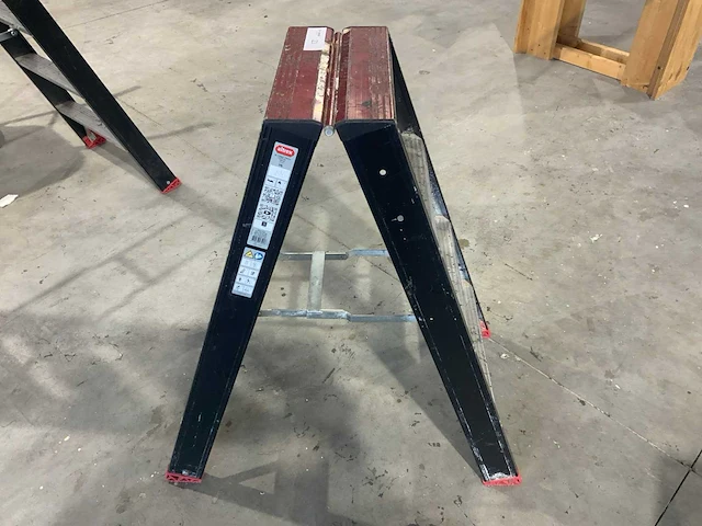Altrex pro+ taurus 2x4 dubbelzijdige trap - afbeelding 3 van  4