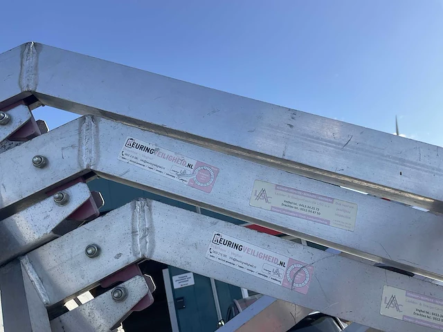 Altrex rolsteiger met rss dak randbeveiliging en aanhangwagen - afbeelding 8 van  26