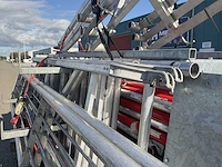 Altrex rolsteiger met rss dak randbeveiliging en aanhangwagen - afbeelding 9 van  26