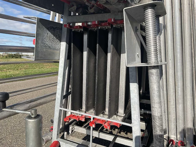 Altrex rolsteiger met rss dak randbeveiliging en aanhangwagen - afbeelding 11 van  26