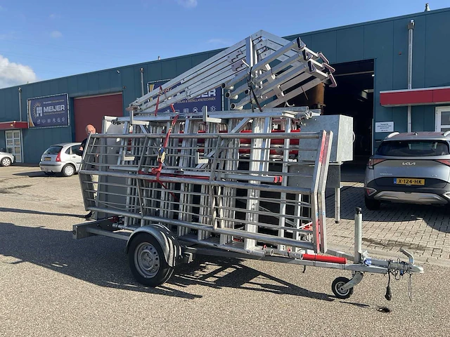 Altrex rolsteiger met rss dak randbeveiliging en aanhangwagen - afbeelding 12 van  26