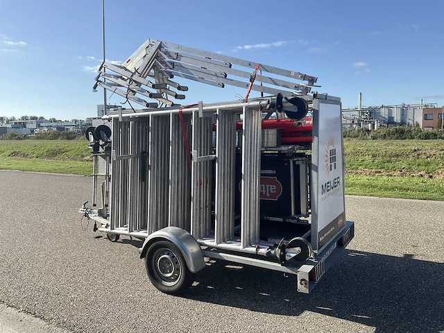 Altrex rolsteiger met rss dak randbeveiliging en aanhangwagen - afbeelding 22 van  26