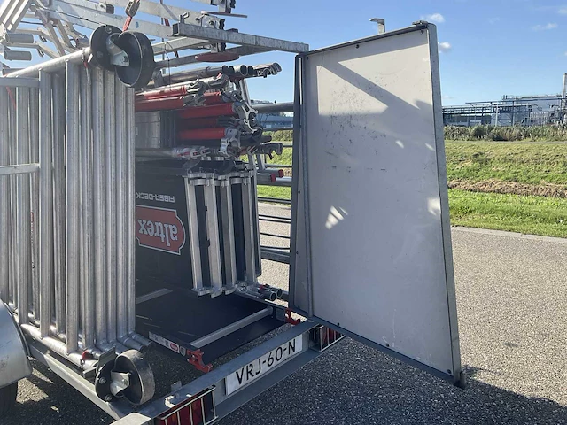 Altrex rolsteiger met rss dak randbeveiliging en aanhangwagen - afbeelding 26 van  26