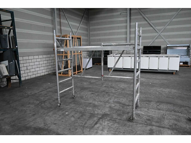 Altrex serie 5400 kamer rolsteiger - afbeelding 1 van  3