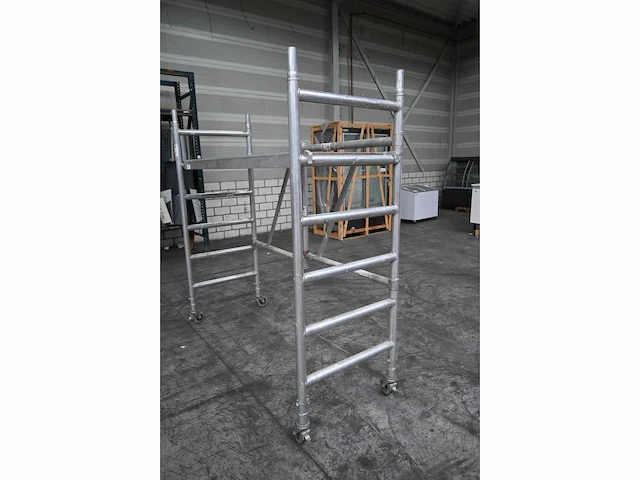 Altrex serie 5400 kamer rolsteiger - afbeelding 2 van  3