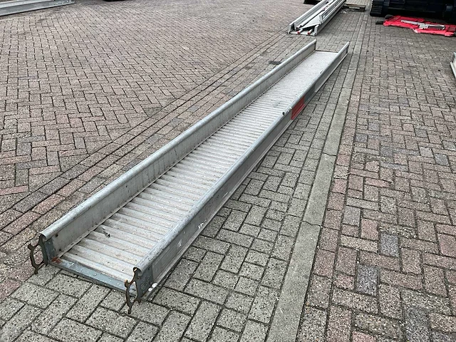 Altrex stage walkway - afbeelding 1 van  6