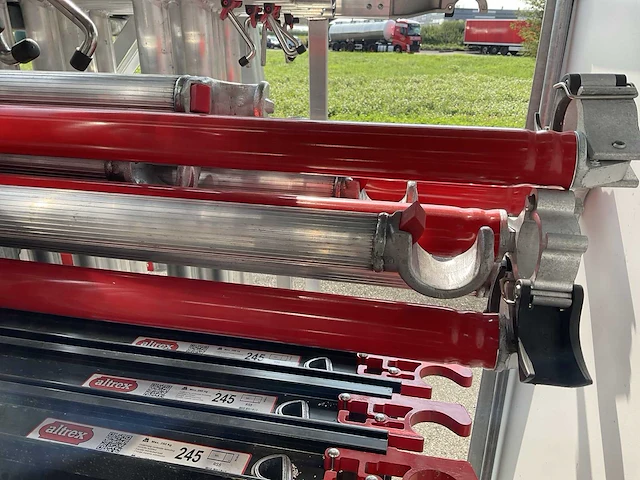 Altrex steigeraanhanger met rolsteiger - afbeelding 7 van  19