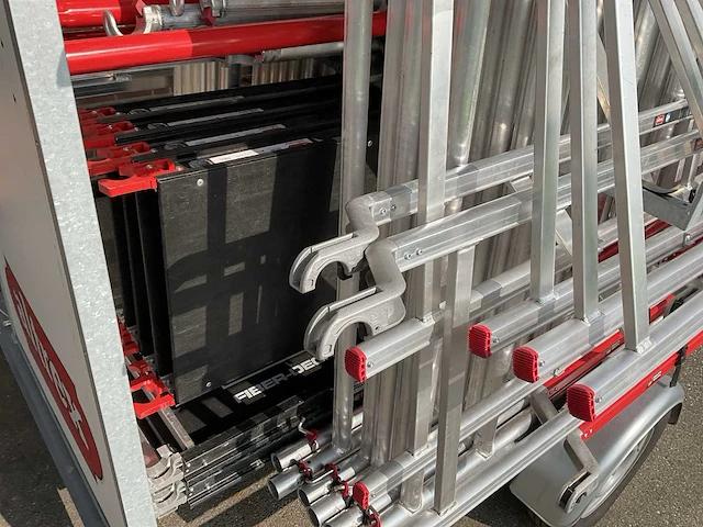 Altrex steigeraanhanger met rolsteiger - afbeelding 16 van  19
