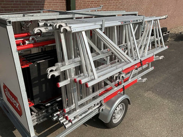 Altrex steigeraanhanger met rolsteiger - afbeelding 18 van  19