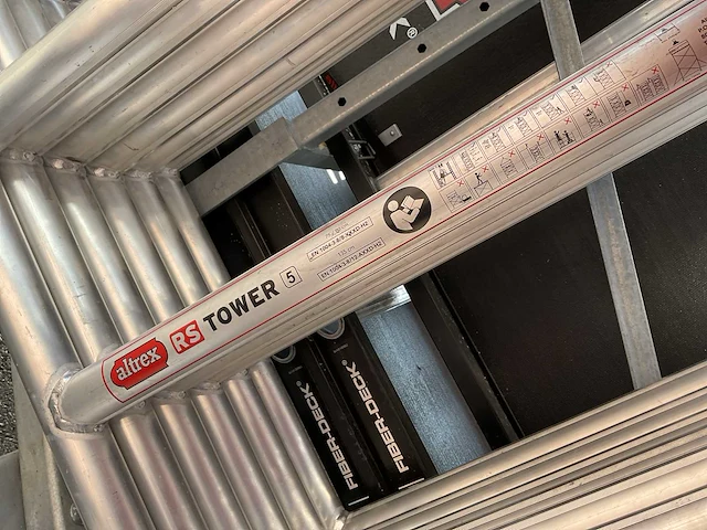 Altrex steigeraanhanger met rolsteiger - afbeelding 19 van  19