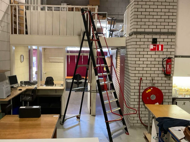 Altrex tme 11 magazijntrap - afbeelding 1 van  5