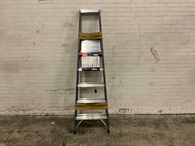 Altrex trap - afbeelding 1 van  2