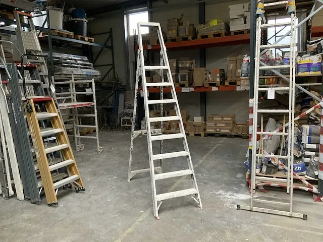 Altrex trapladder - afbeelding 2 van  3