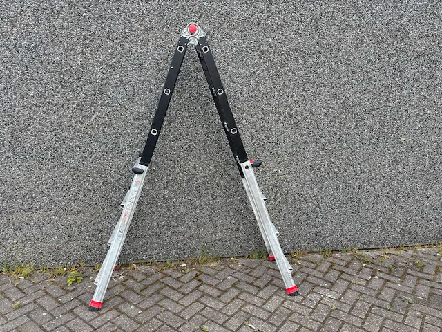 Altrex varitrex teleprof 4x4 vouwladder - afbeelding 1 van  4