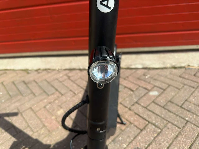 Alucard elektrische step - afbeelding 3 van  14