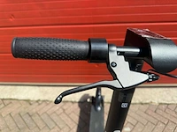 Alucard elektrische step - afbeelding 4 van  14
