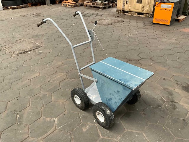 Alumagoal veldlijnmachine - afbeelding 2 van  3